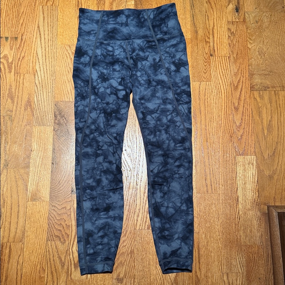 Athleta Powervita Blue Tie Dye Salutation 7/8 Ankle Tight Leggings size xs - Picture 4 of 5